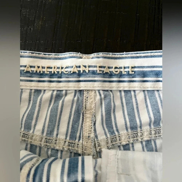 AEO High Rise Blue Striped Mom Shorts Sz 8 - Picture 4 of 8